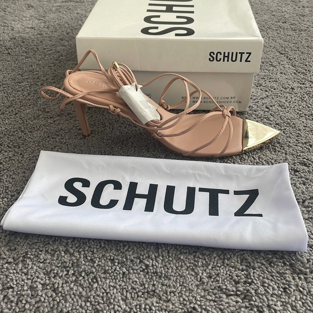 Brand new lace up Leather Mid Heels